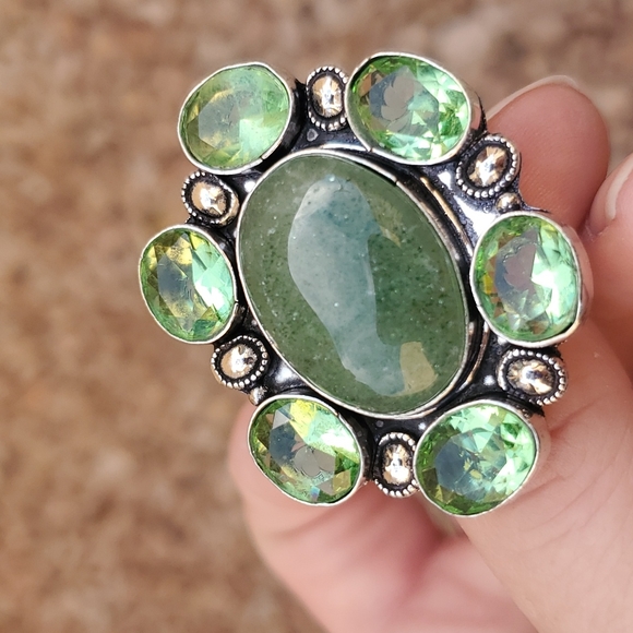 New Oversized Green Apatite and Tsavorite 925 Silver Statement Ring. - Picture 16 of 16